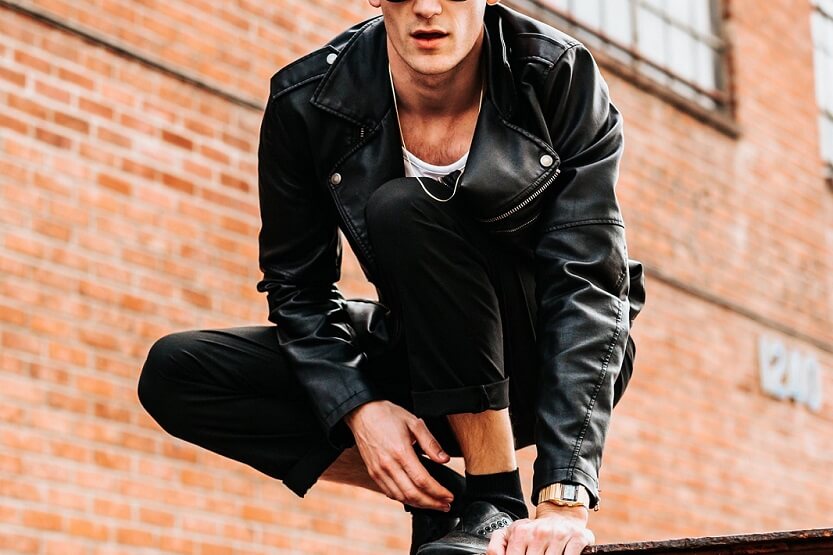 You are currently viewing How to Select the Best Men’s Leather Jacket